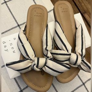 A new day Sandel.  Size 7.5.